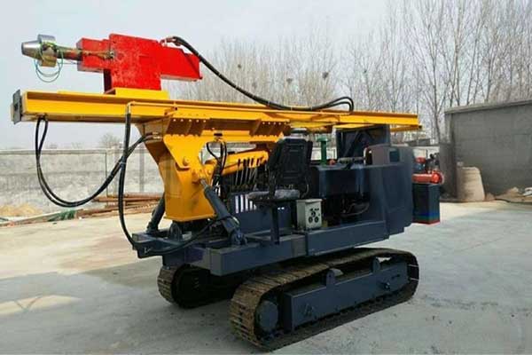 Benefits of Using a Solar Pile Driver Machine