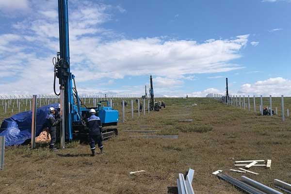 Key Advantages of Hydraulic Solar Pile Drivers