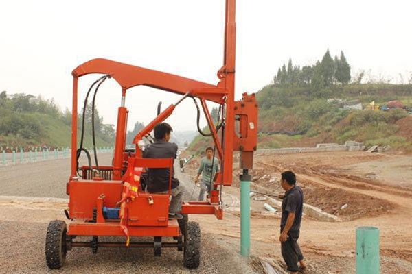 Key Features of a Guardrail Pile Driver